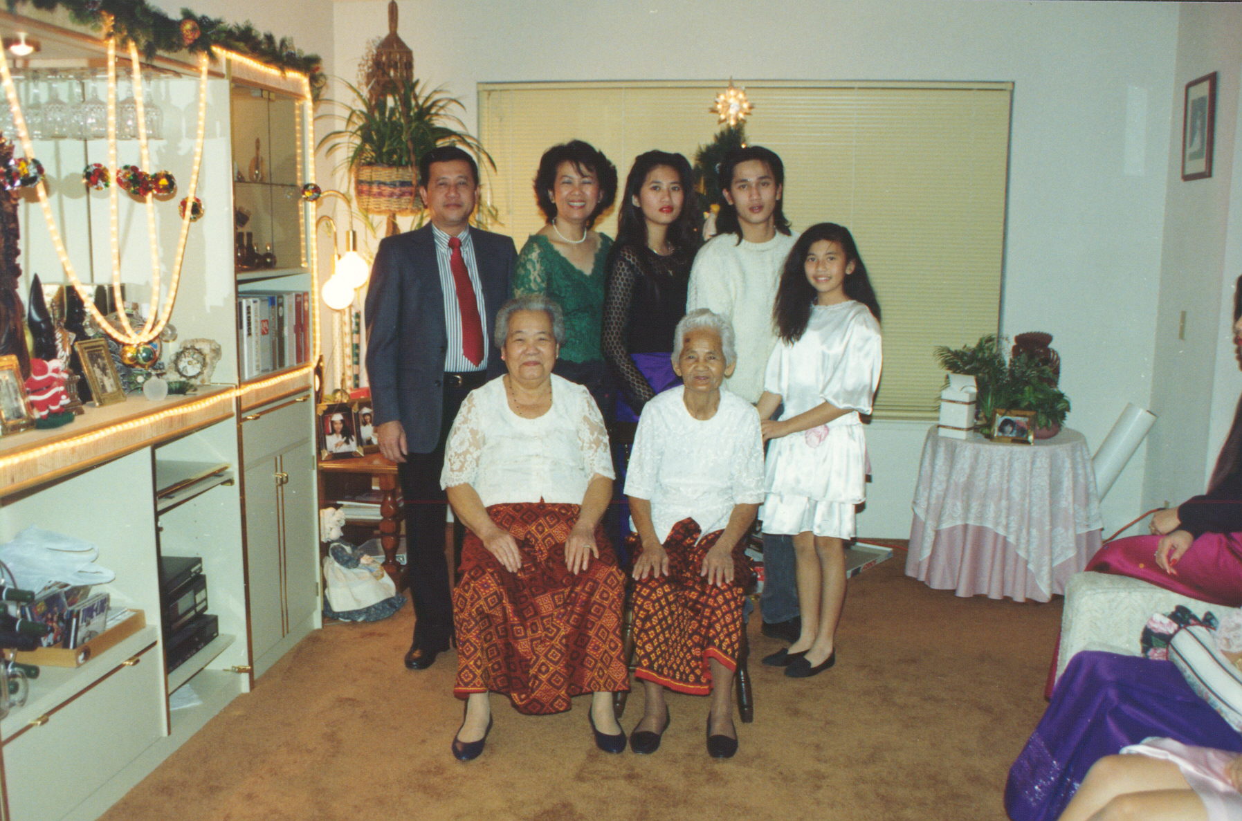 Hong family with the two grandmothers